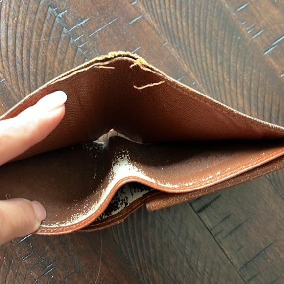 Louis Vuitton Monogram Bifold Wallet Authentic - Picture 10 of 12